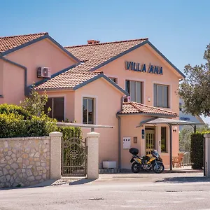 3* Couette-café Ana